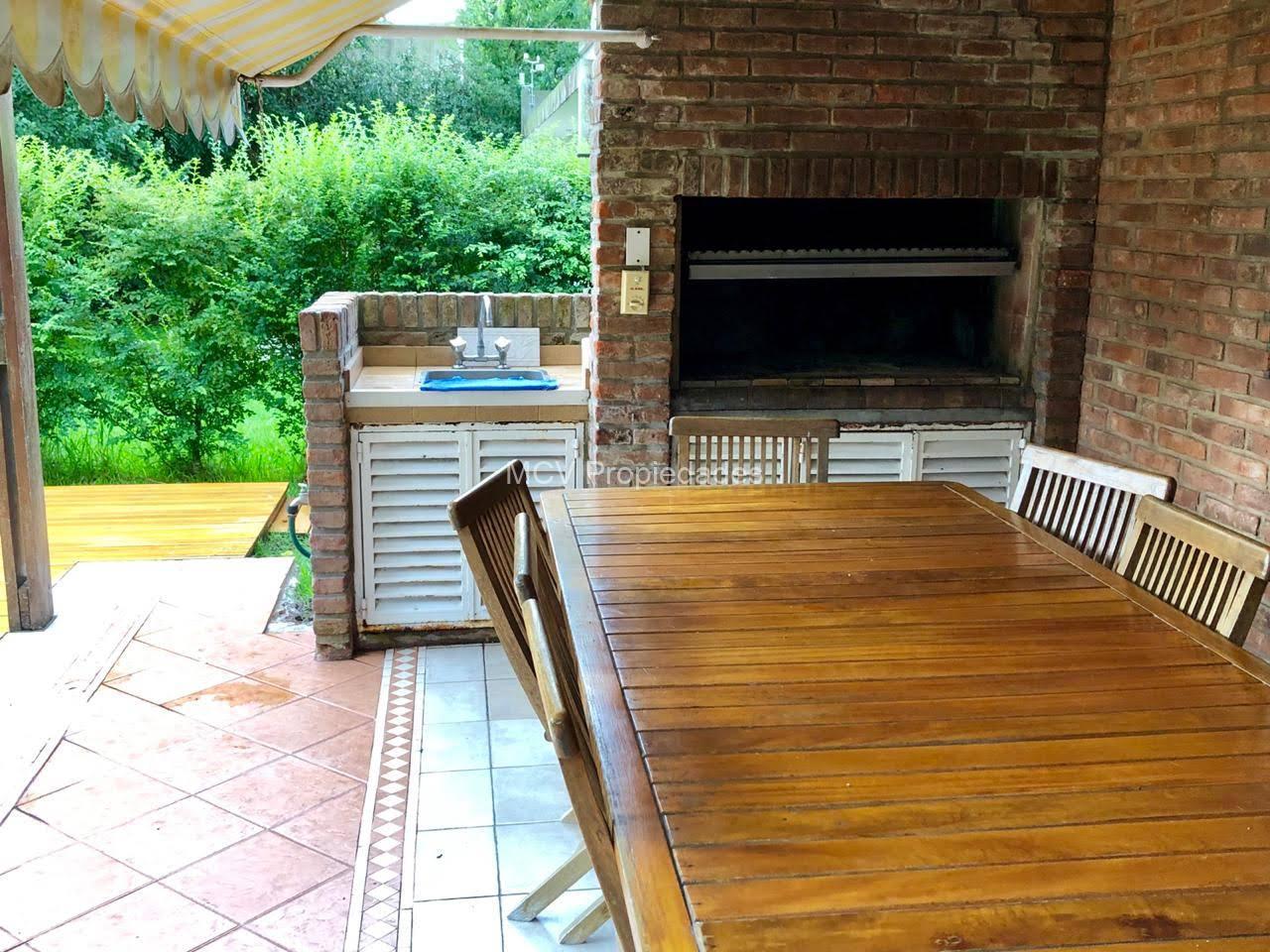 CLUB EL CARMEN - Oportunidad!! Casa p/renovar con vista al fondo increíble y pileta!! — foto 6