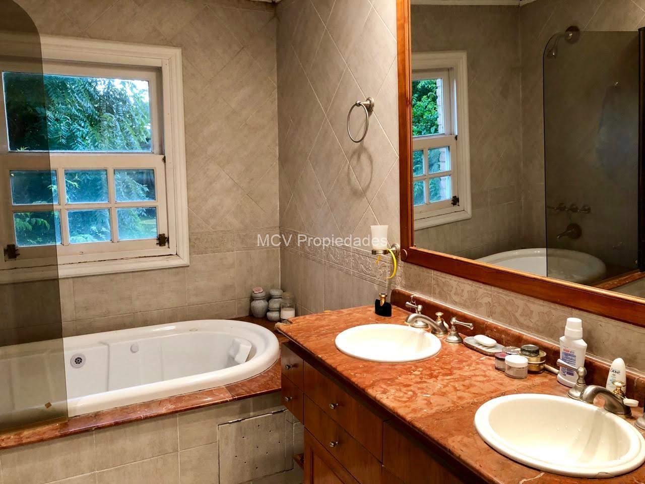 CLUB EL CARMEN - Oportunidad!! Casa p/renovar con vista al fondo increíble y pileta!! — foto 12