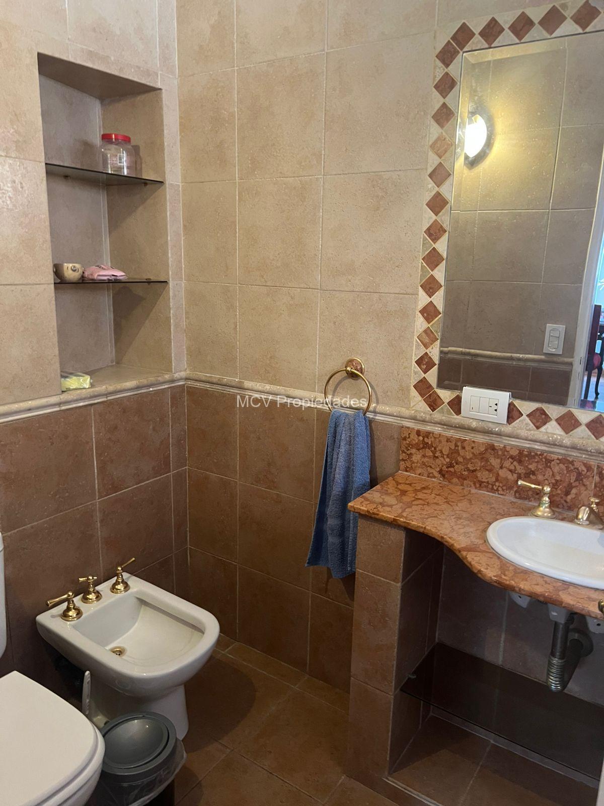 CLUB EL CARMEN- Casa amplia sobre lotazo — foto 4