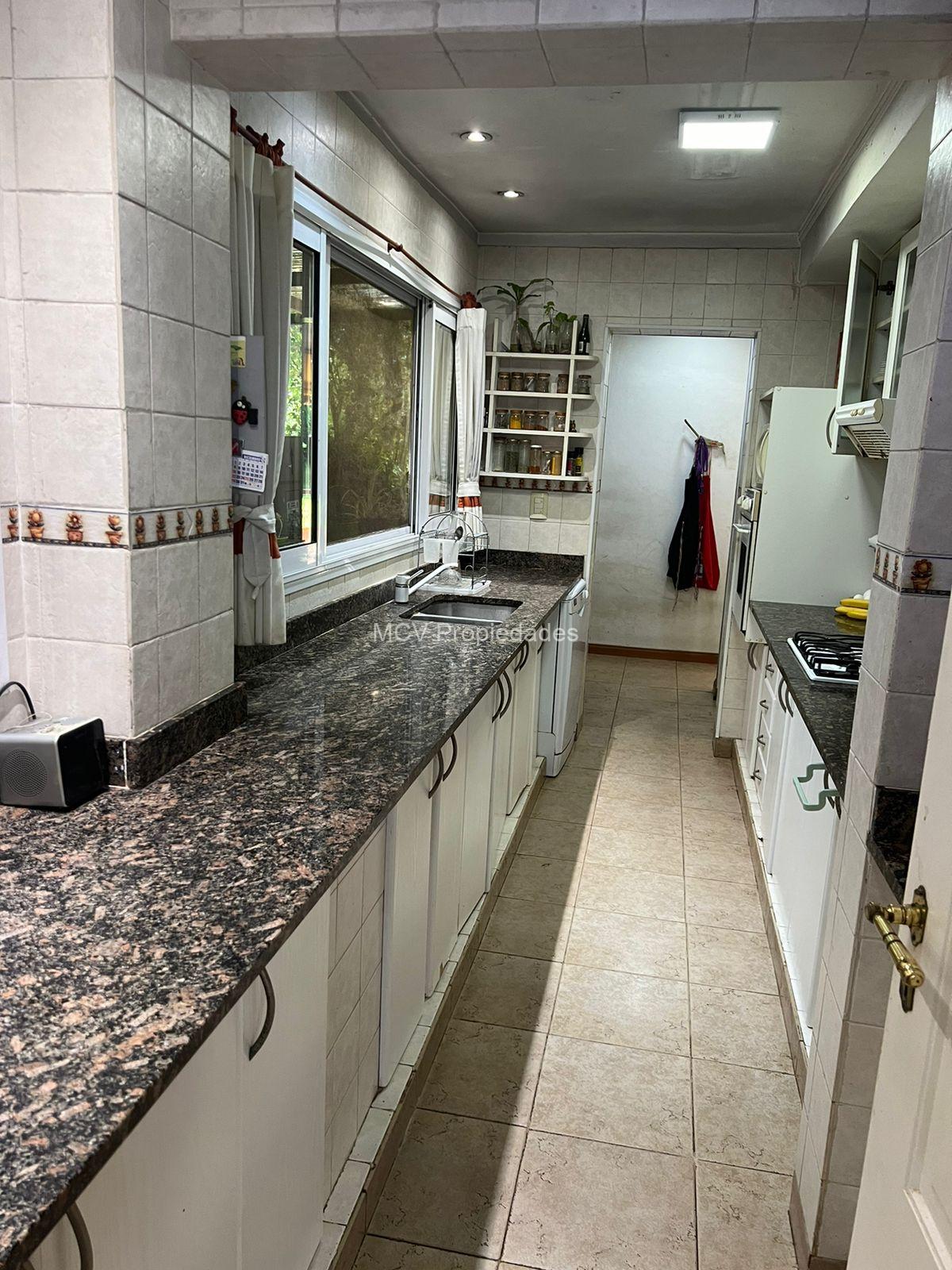 CLUB EL CARMEN- Casa amplia sobre lotazo — foto 15