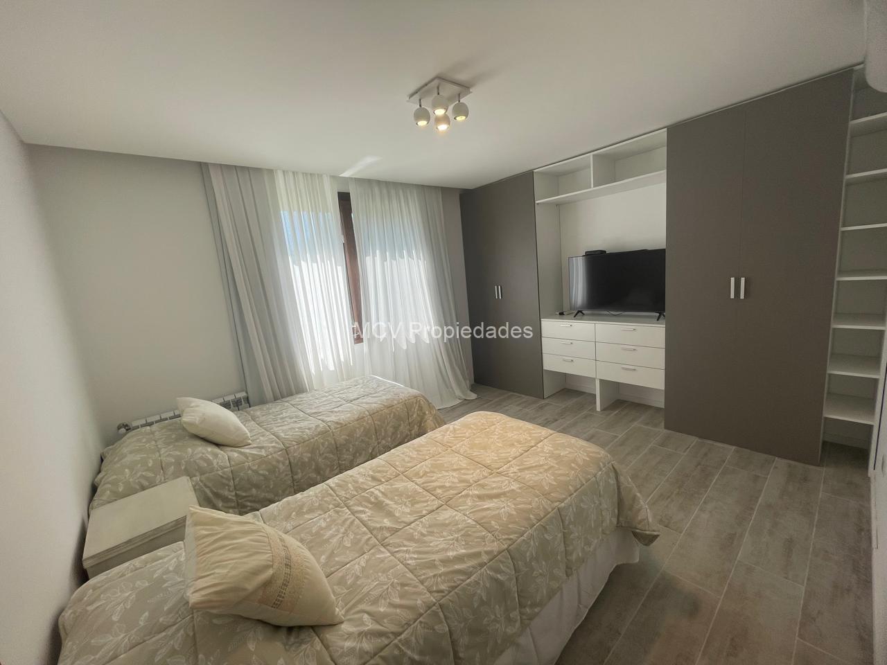 RESIDENCIAL 1 121 p/8-10 pax c/pileta — foto 13