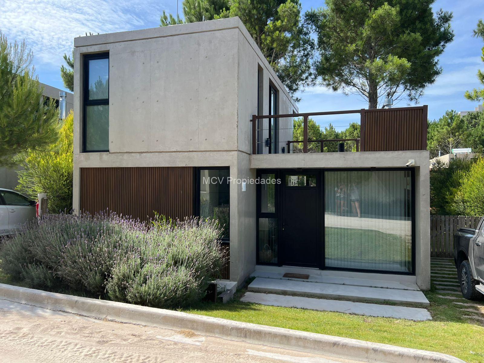 PINAMAR NORTE - COMPLEJO BERLIN WOODS - Casa p/4 pax c/jacuzzi Hiroki