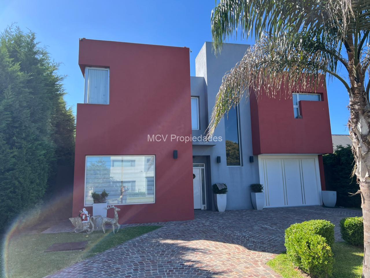 ALTOS DE HUDSON 1 -Casa impecable, ubicación central c/pileta