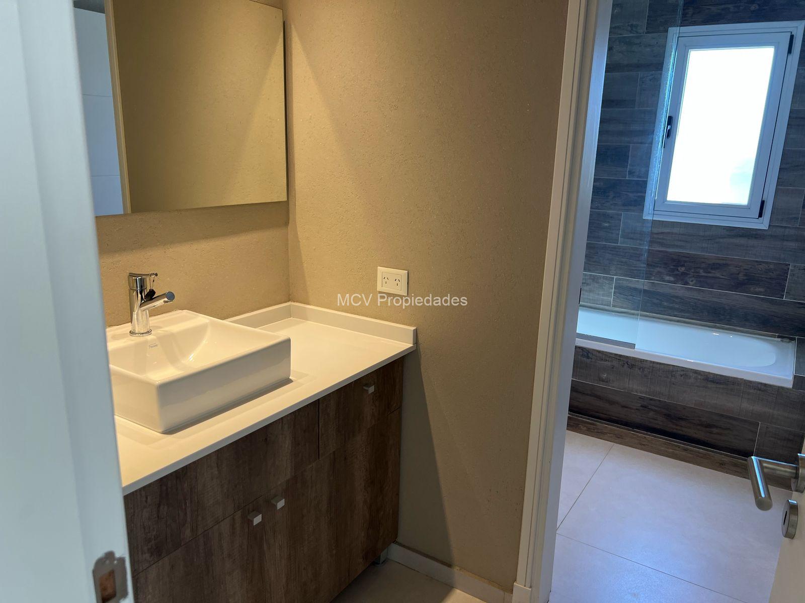 GREENVILLE - Espectacular casa en esquina, 5 dorm -3 de ellos en suite- c/pileta — foto 10