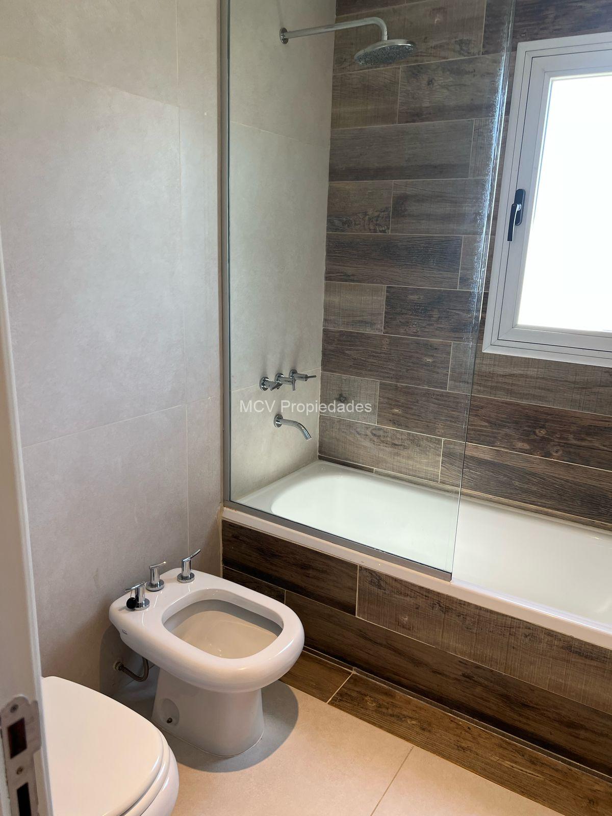 GREENVILLE - Espectacular casa en esquina, 5 dorm -3 de ellos en suite- c/pileta — foto 11