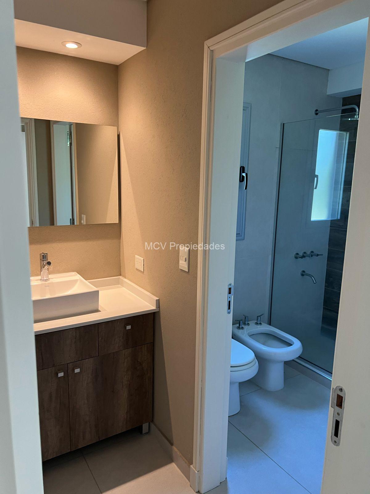 GREENVILLE - Espectacular casa en esquina, 5 dorm -3 de ellos en suite- c/pileta — foto 14