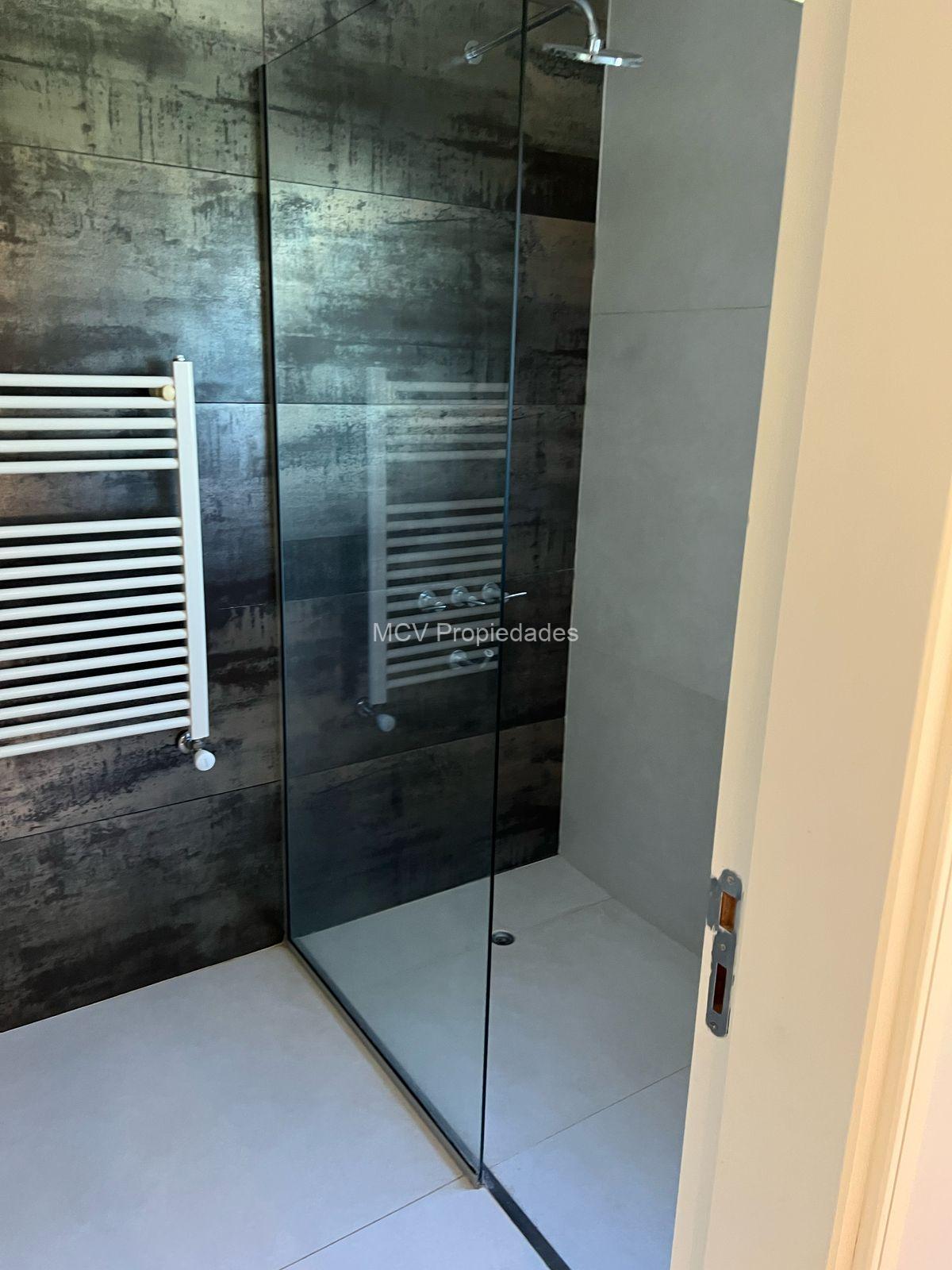 GREENVILLE - Espectacular casa en esquina, 5 dorm -3 de ellos en suite- c/pileta — foto 19