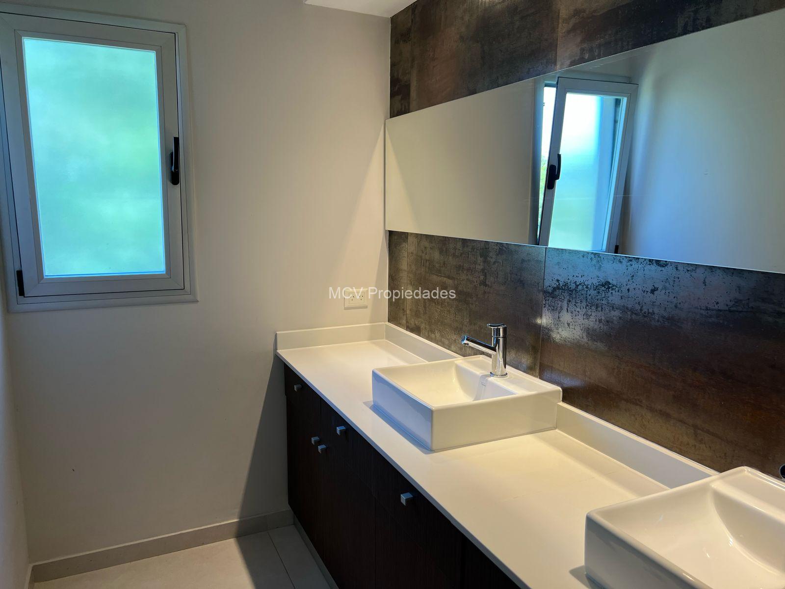 GREENVILLE - Espectacular casa en esquina, 5 dorm -3 de ellos en suite- c/pileta — foto 20