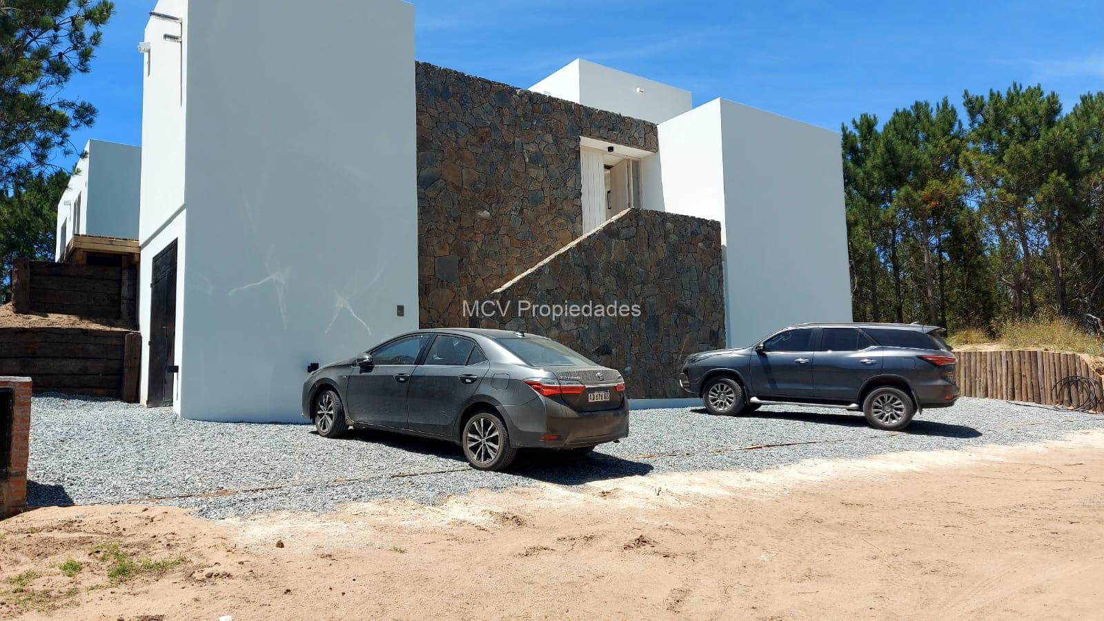 MARITIMO III lote 66 c/pileta p/16 pax - 7 dorm