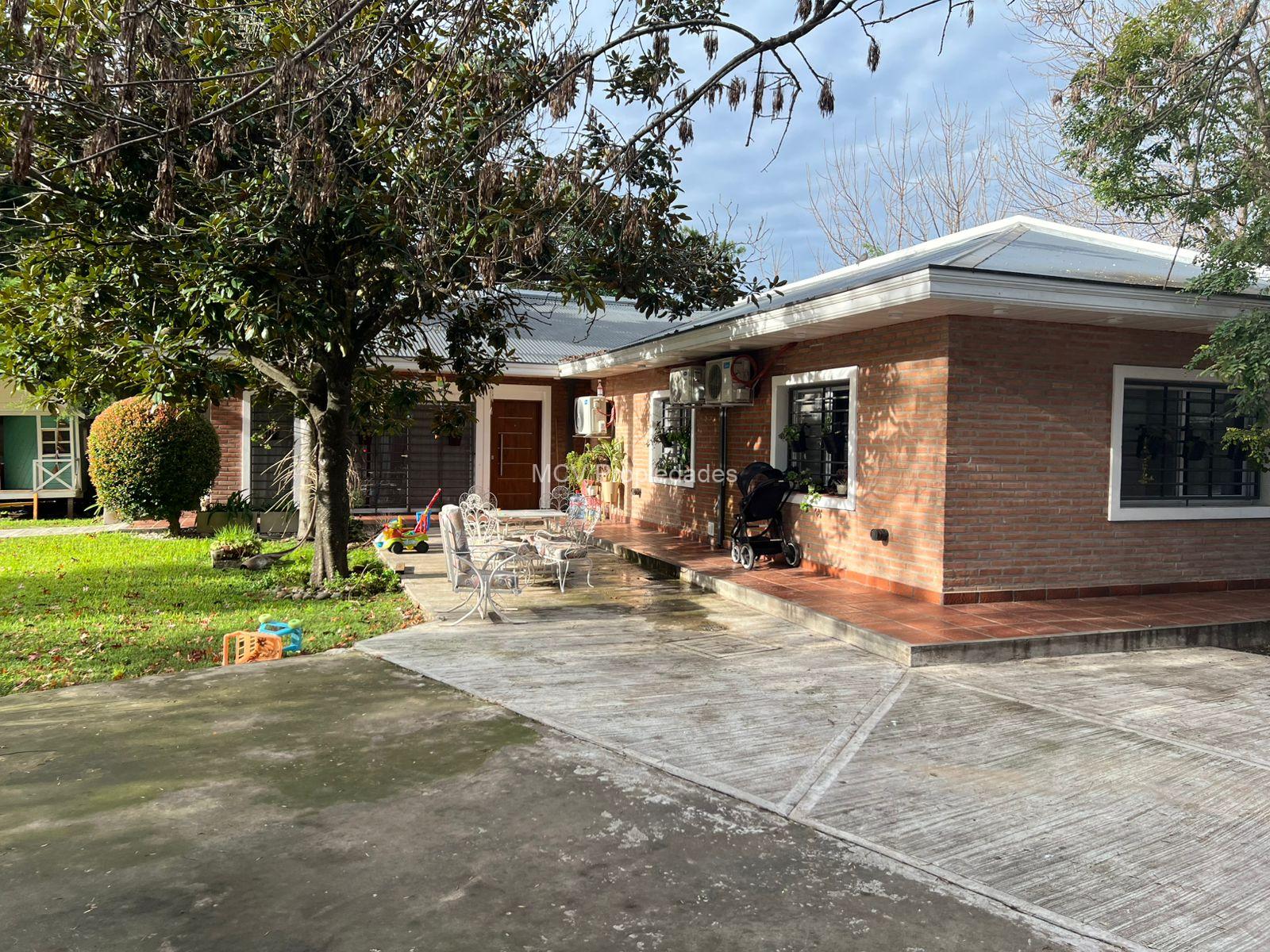 RANELAGH - Casa en una planta c/pileta s/dos lotes en esquina - actualizada
