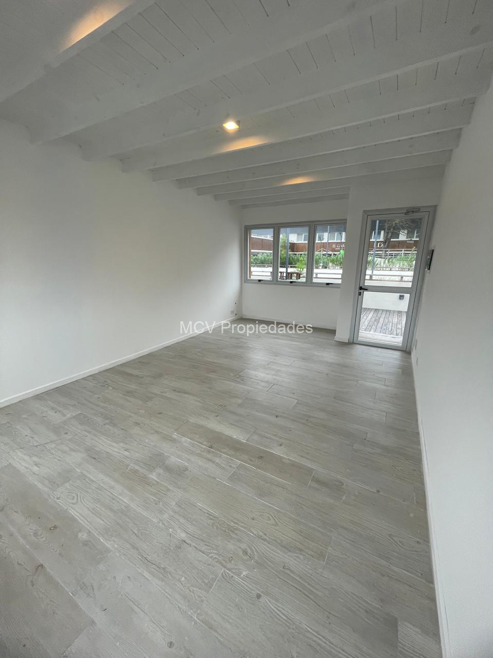 GÓNDOLA en el Paseo Comercial de Costa Esmeralda venta o alquiler anual — foto 4