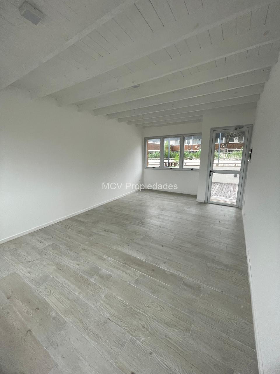 GÓNDOLA en el Paseo Comercial de Costa Esmeralda venta o alquiler anual — foto 6