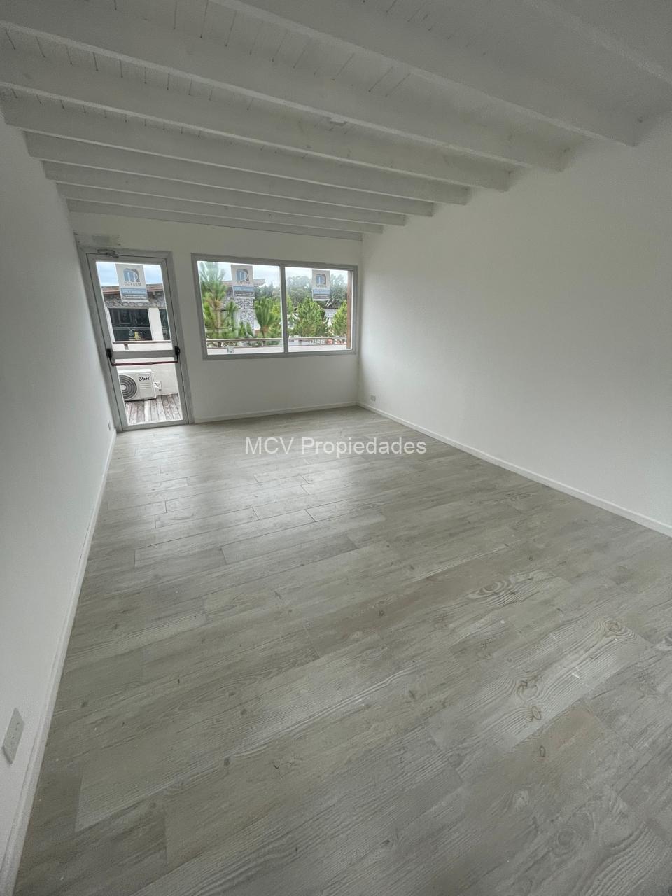 GÓNDOLA en el Paseo Comercial de Costa Esmeralda venta o alquiler anual — foto 8