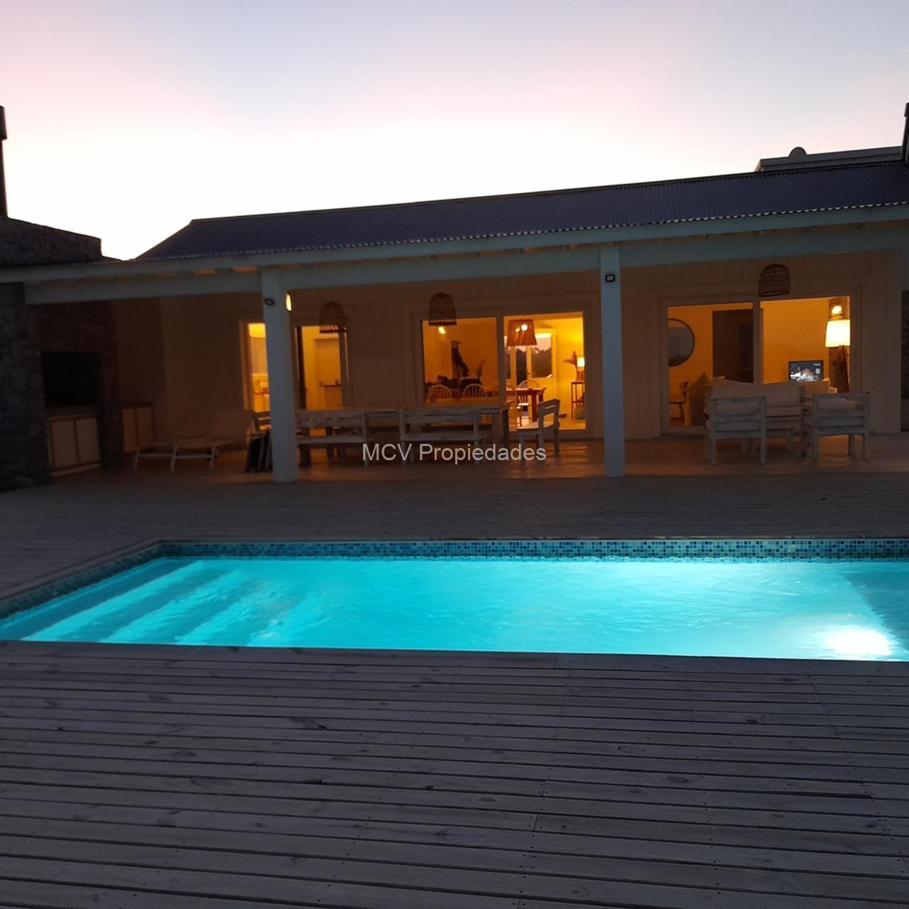 SENDEROS IV 357/358 - Estilo Californiana - 3 dorm c/piscina - amplio jardin con fondo comun — foto 2