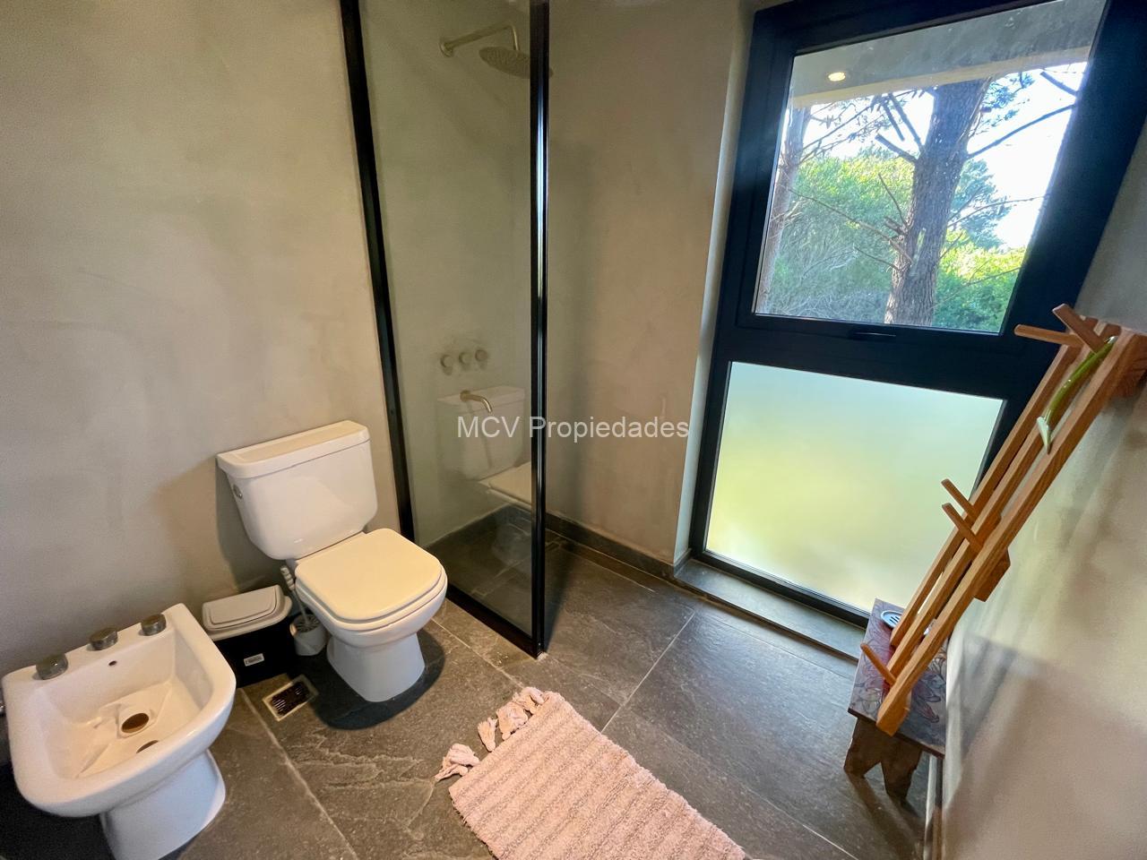 SENDEROS IV 339 moderna de hormigón- 4 dorm +playroom — foto 14