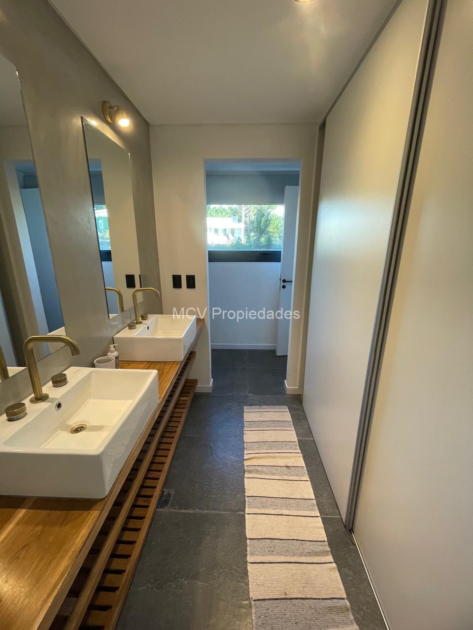 SENDEROS IV 339 moderna de hormigón- 4 dorm +playroom — foto 15