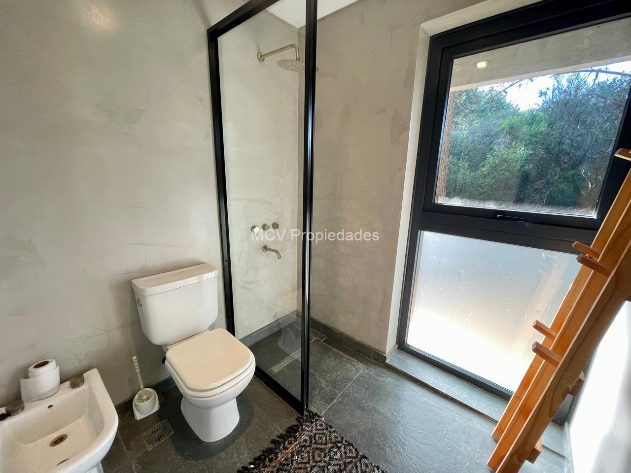 SENDEROS IV 339 moderna de hormigón- 4 dorm +playroom — foto 19