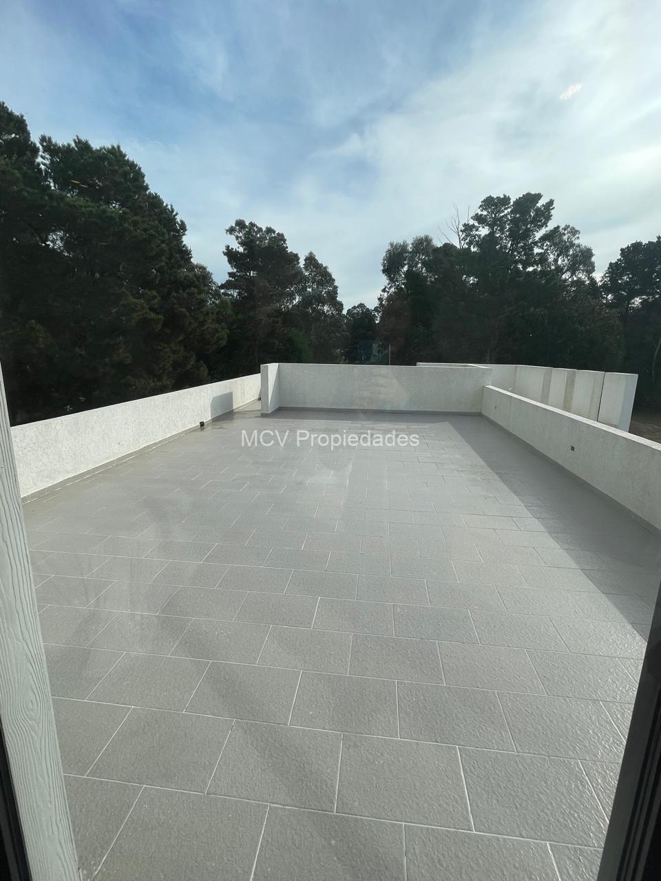 SENDEROS III 411 6 dorm c/pileta — foto 30