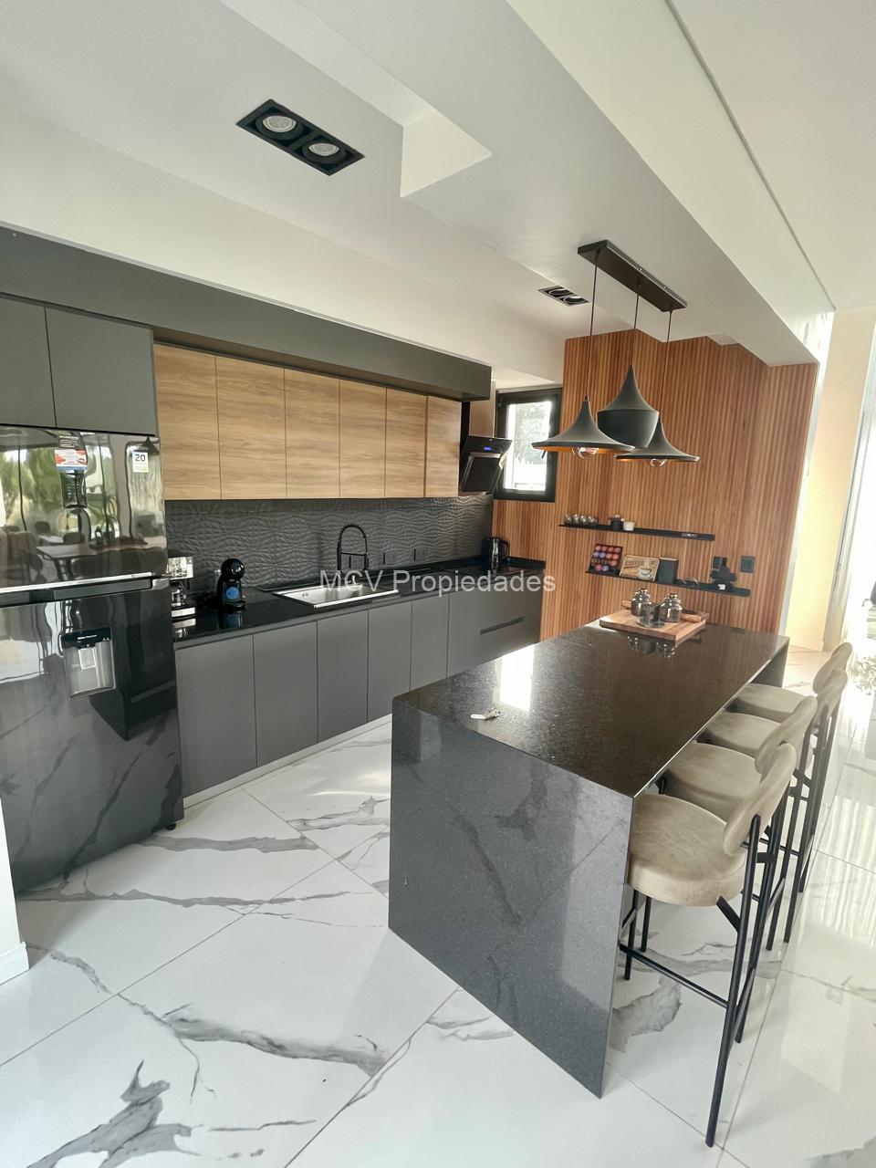 SENDEROS III 411 6 dorm c/pileta — foto 39