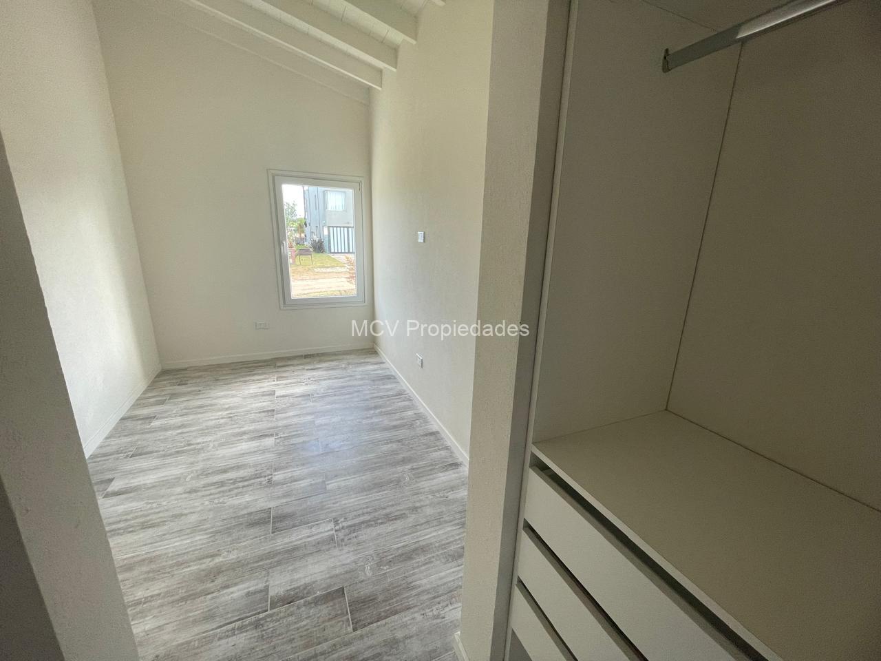 ECUESTRE 360 a Estrenar! Estilo Californiana 4 Dorm con Piscina — foto 10