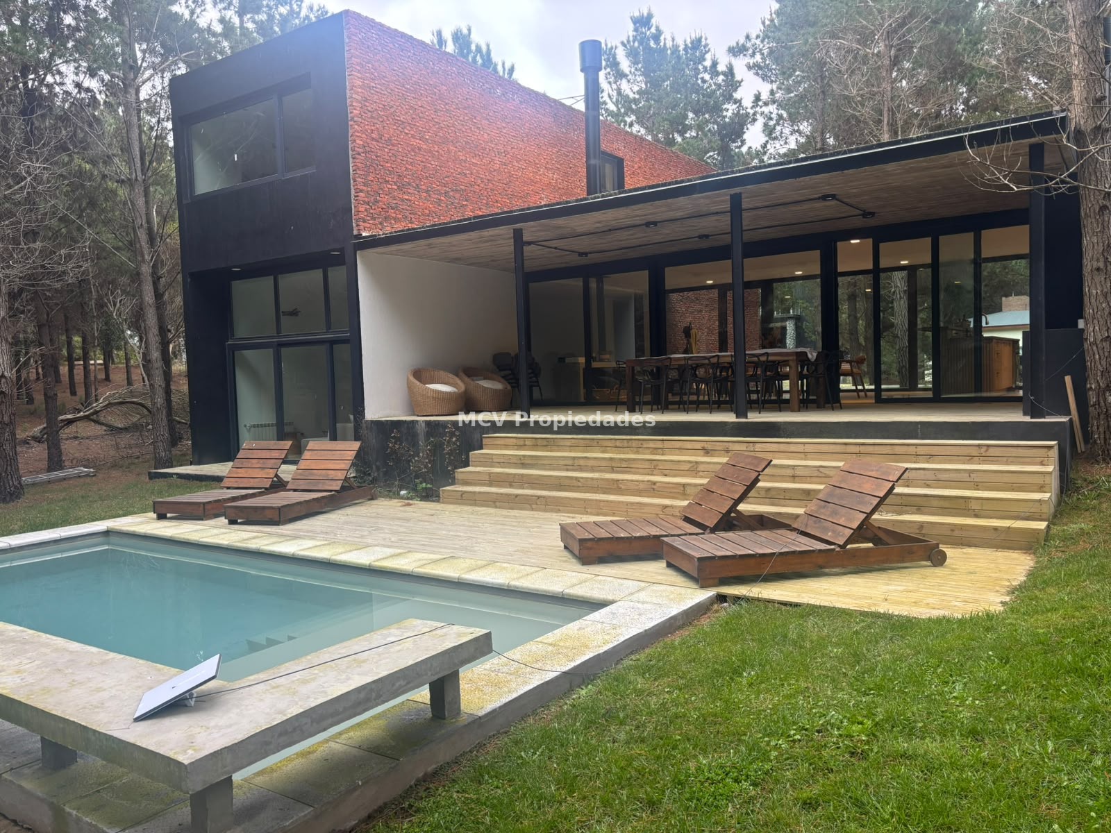RESIDENCIAL II al 100 - 4 Dorm c/ Piscina con gas natural!