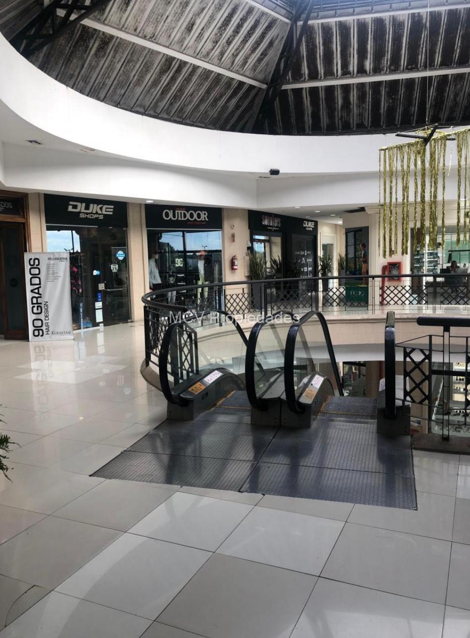 LOCAL - Shopping Hudson Plaza Comercial - 1er piso al subir la escalera mecánica — foto 12