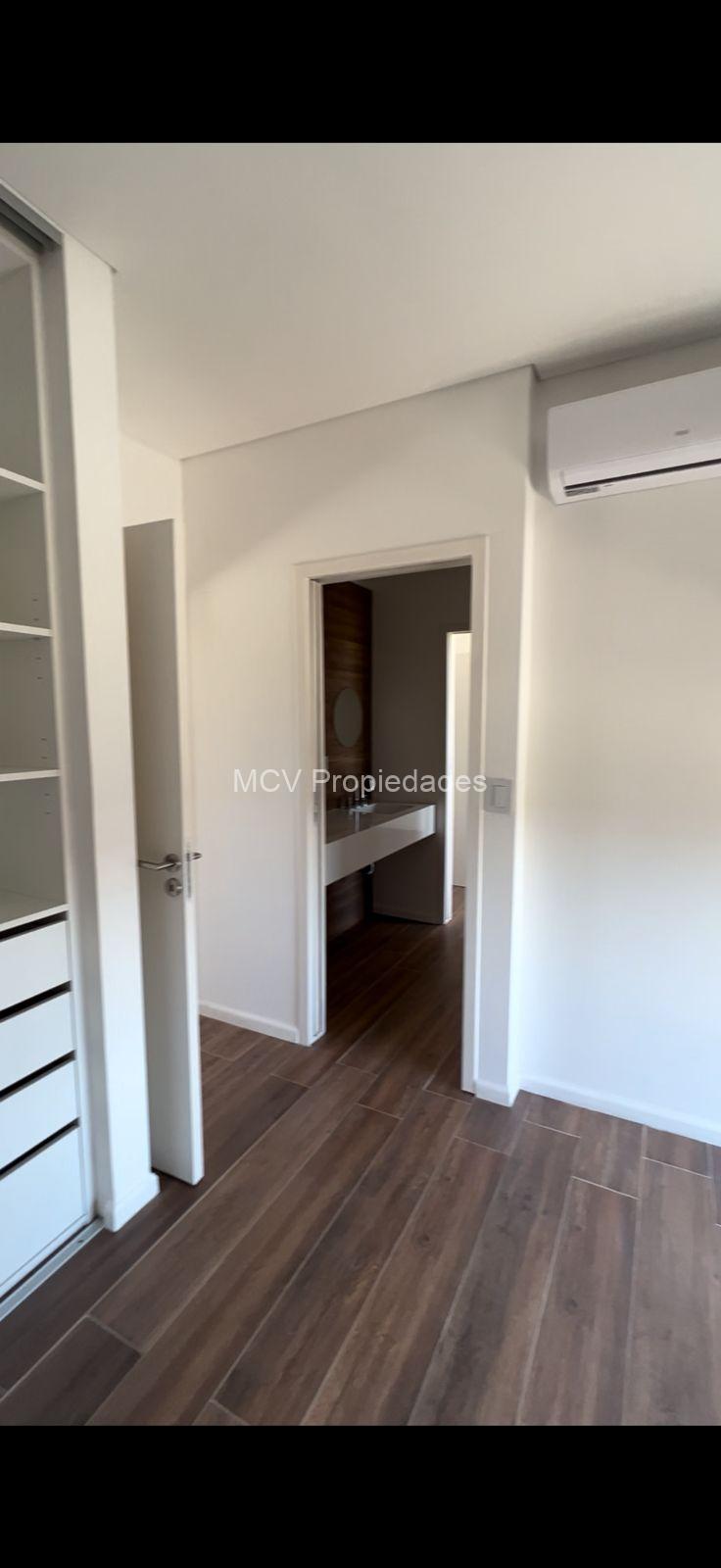 GREENVILLE - BARRIO E - 3 dorm +escrit c/pileta - Alquilada hasta Dic ´25 — foto 3