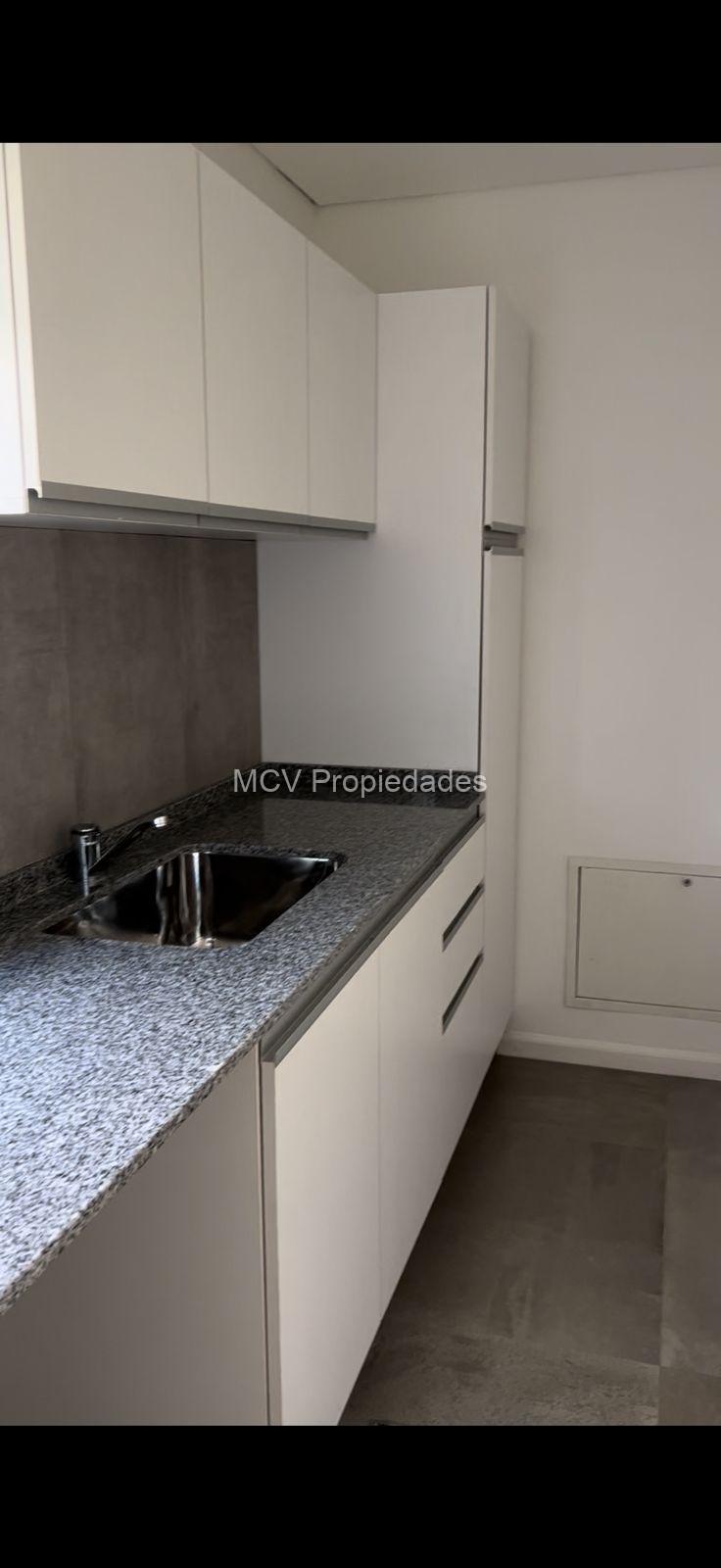 GREENVILLE - BARRIO E - 3 dorm +escrit c/pileta - Alquilada hasta Dic ´25 — foto 16