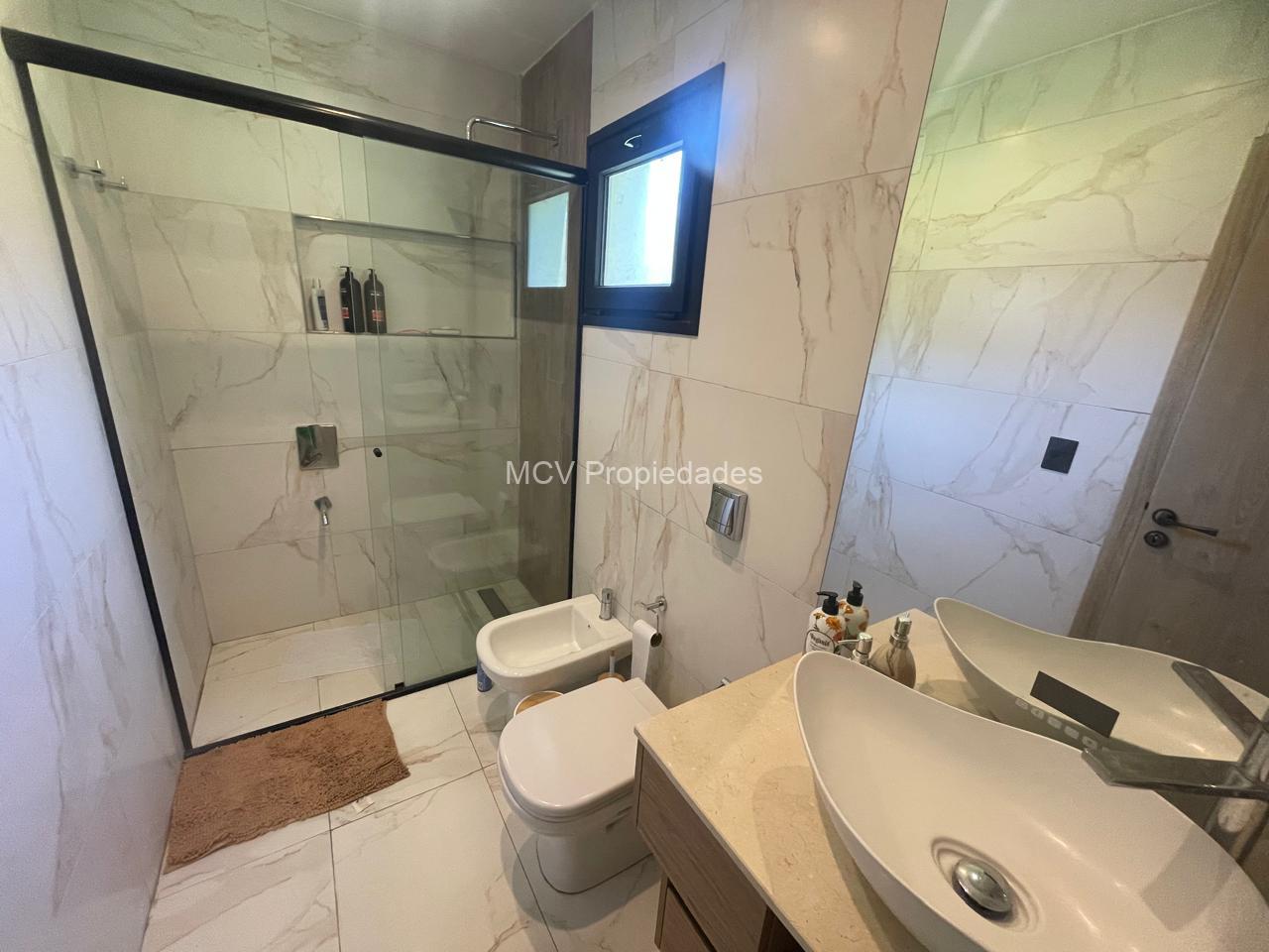 RESIDENCIAL 1 532 p/11 pax c/piscina — foto 17