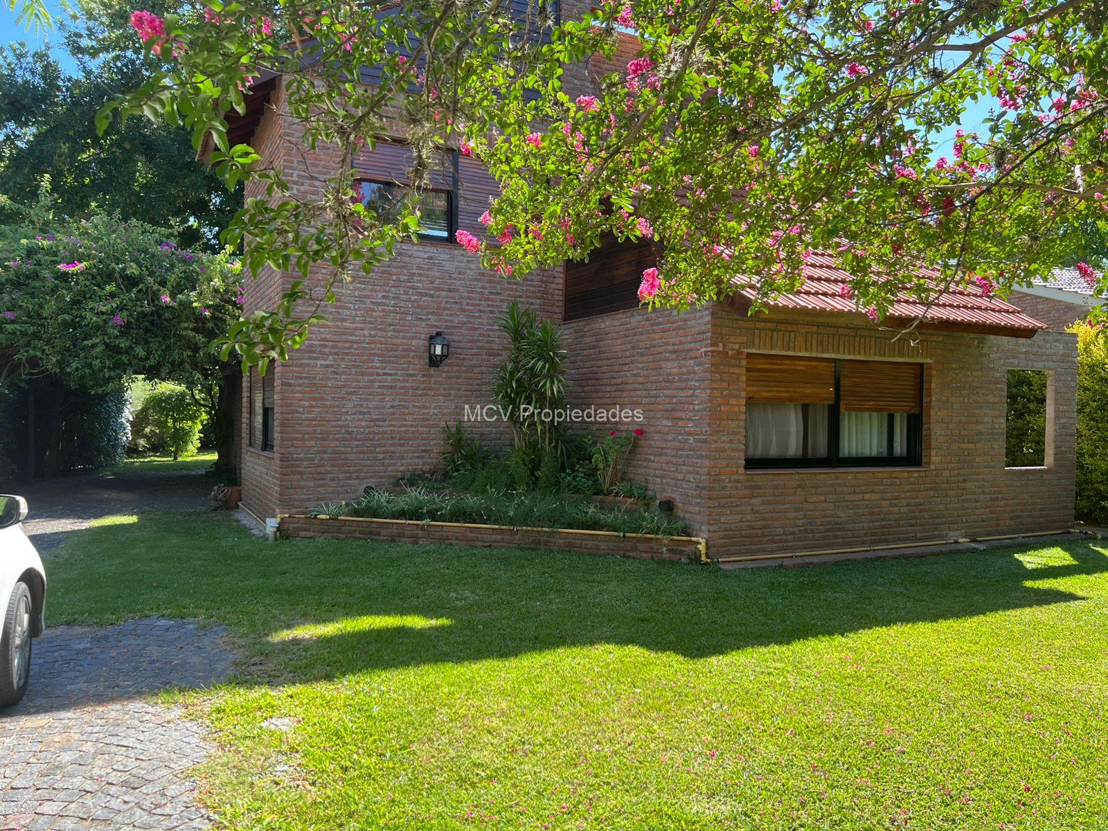 CLUB EL CARMEN - 3 dorm c/ amplio jardín