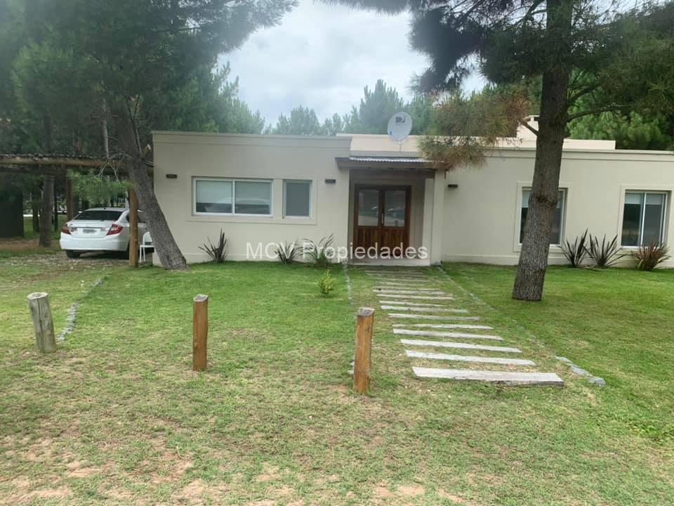 RESIDENCIAL 1 273 para 6/7+2 pax con pileta cercada