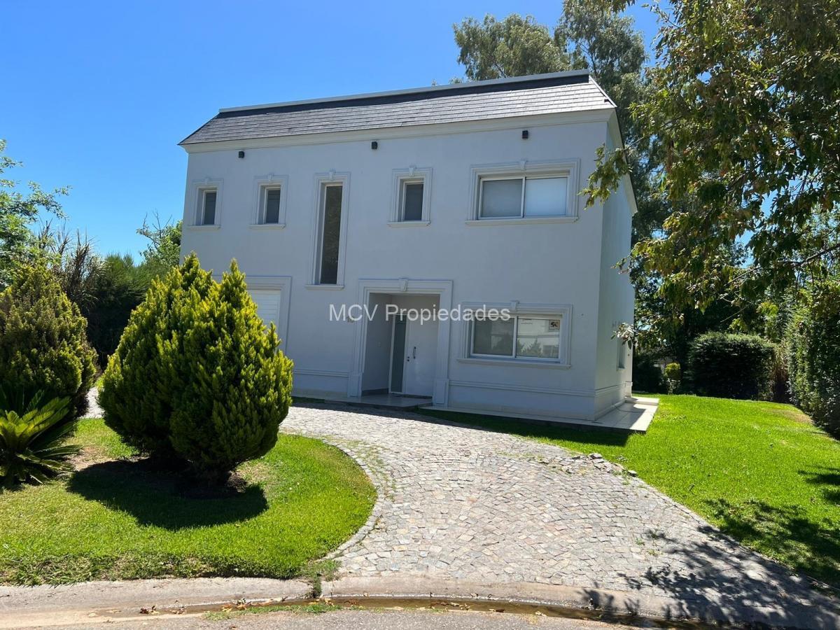 FINCAS DE IRAOLA 2 - Casa con Pileta En Venta ¡Oportunidad!