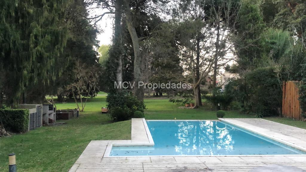 CLUB EL CARMEN - moderna c/ vista única al bosque y pileta