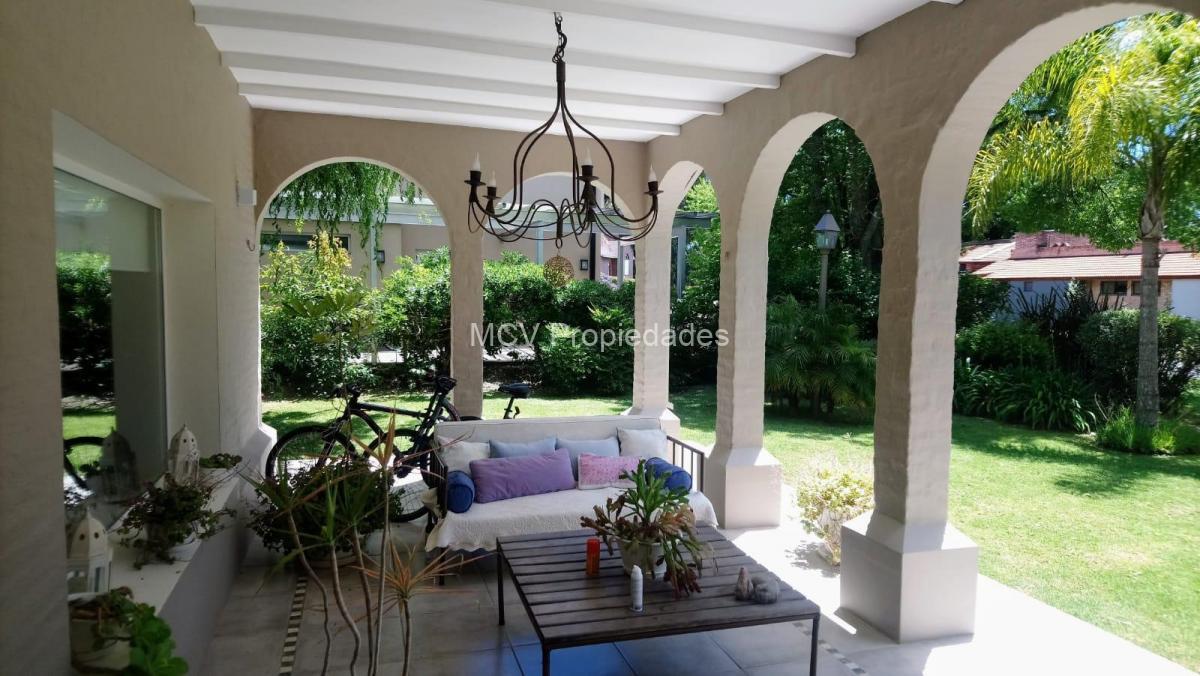 CLUB EL CARMEN - Estilo Colonial Moderna e Impecable - ubic. central — foto 6