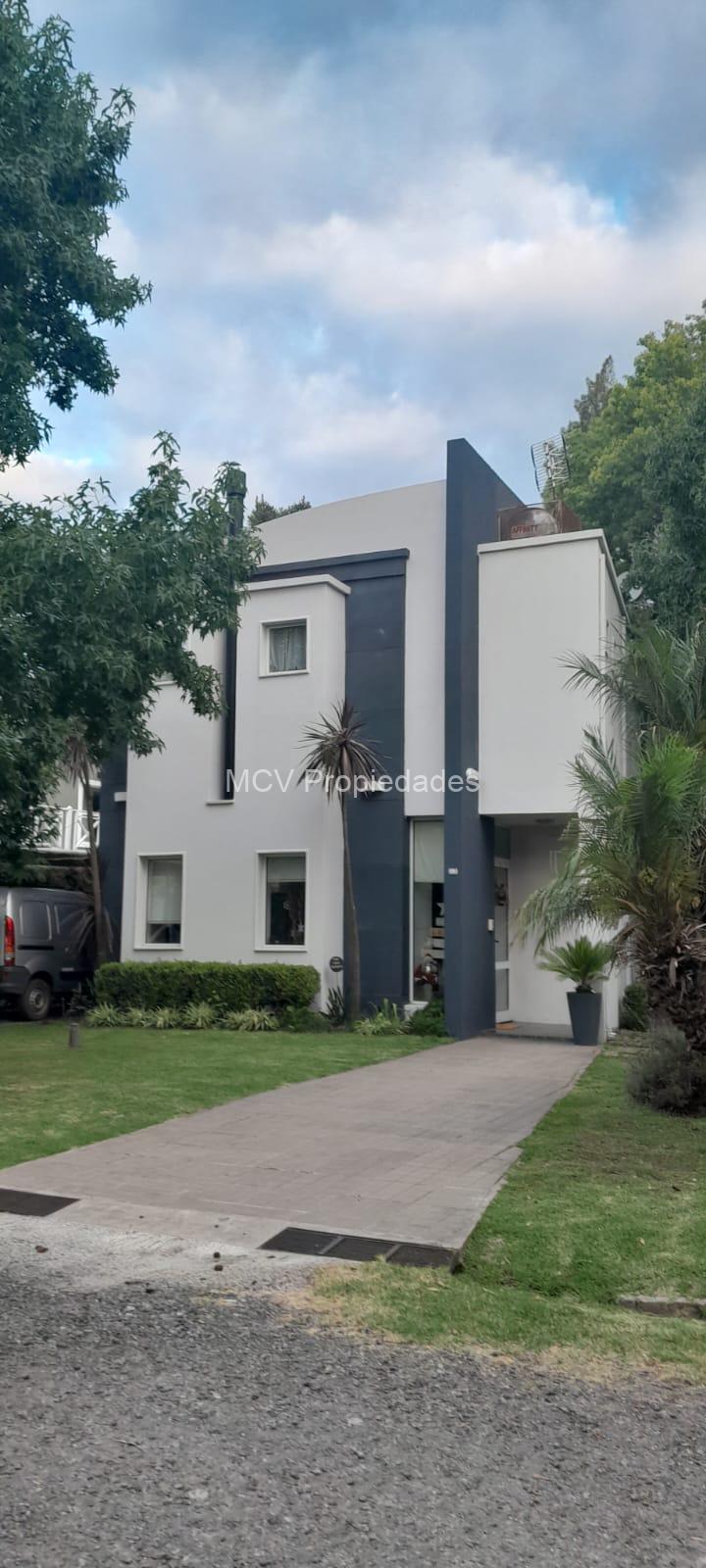 COUNTRY EL PATO - Casa en VENTA!!