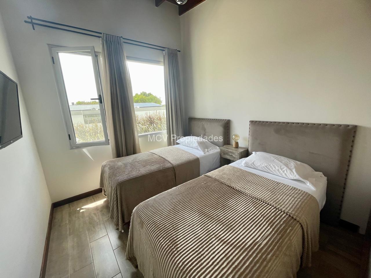 RESIDENCIAL 1 611 p/10-12 pax c/ piscina TB EN VENTA — foto 12