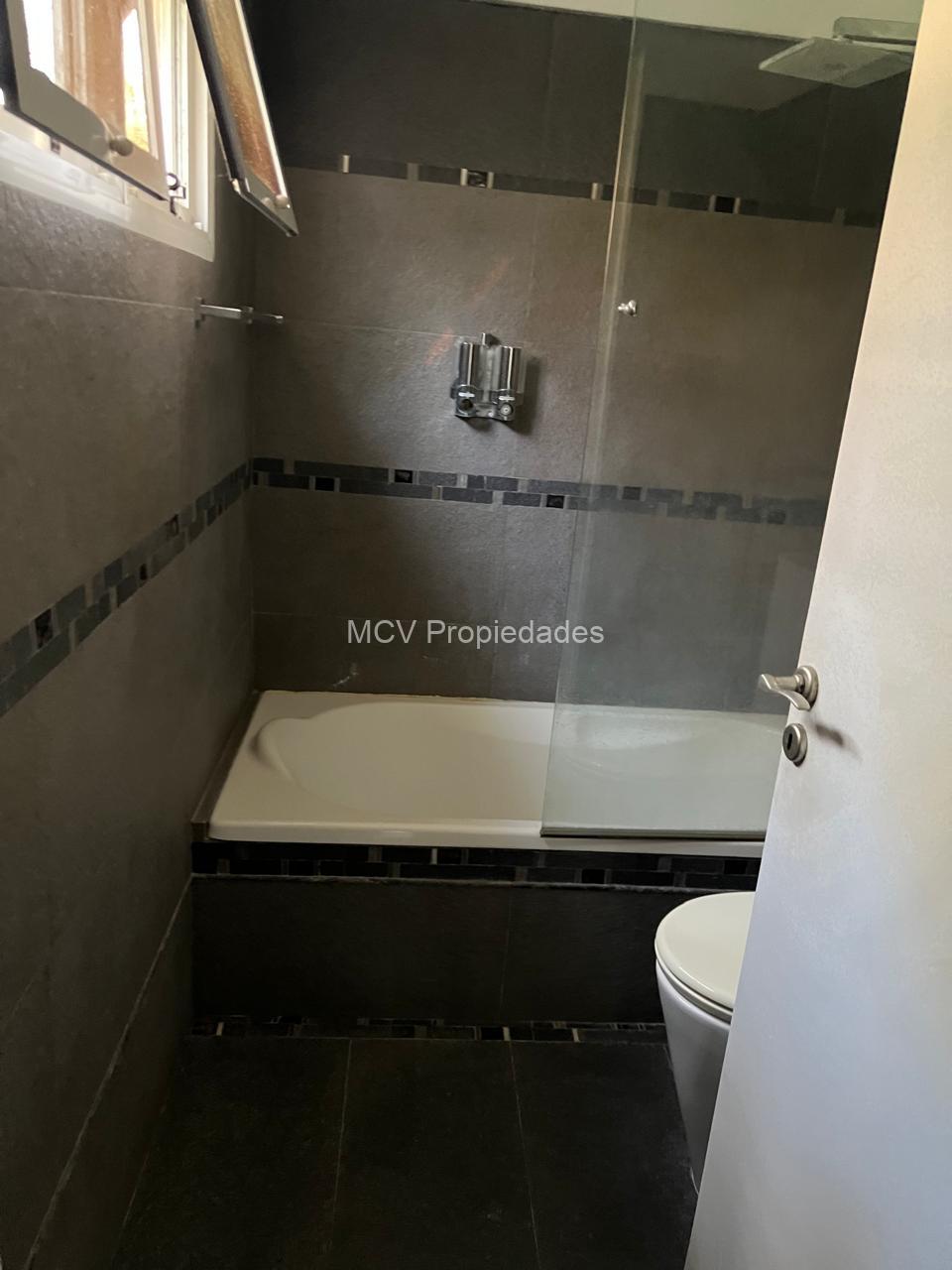CLUB EL CARMEN - Casa amplia s/ lotazo arbolado-4 dorm+quincho — foto 11