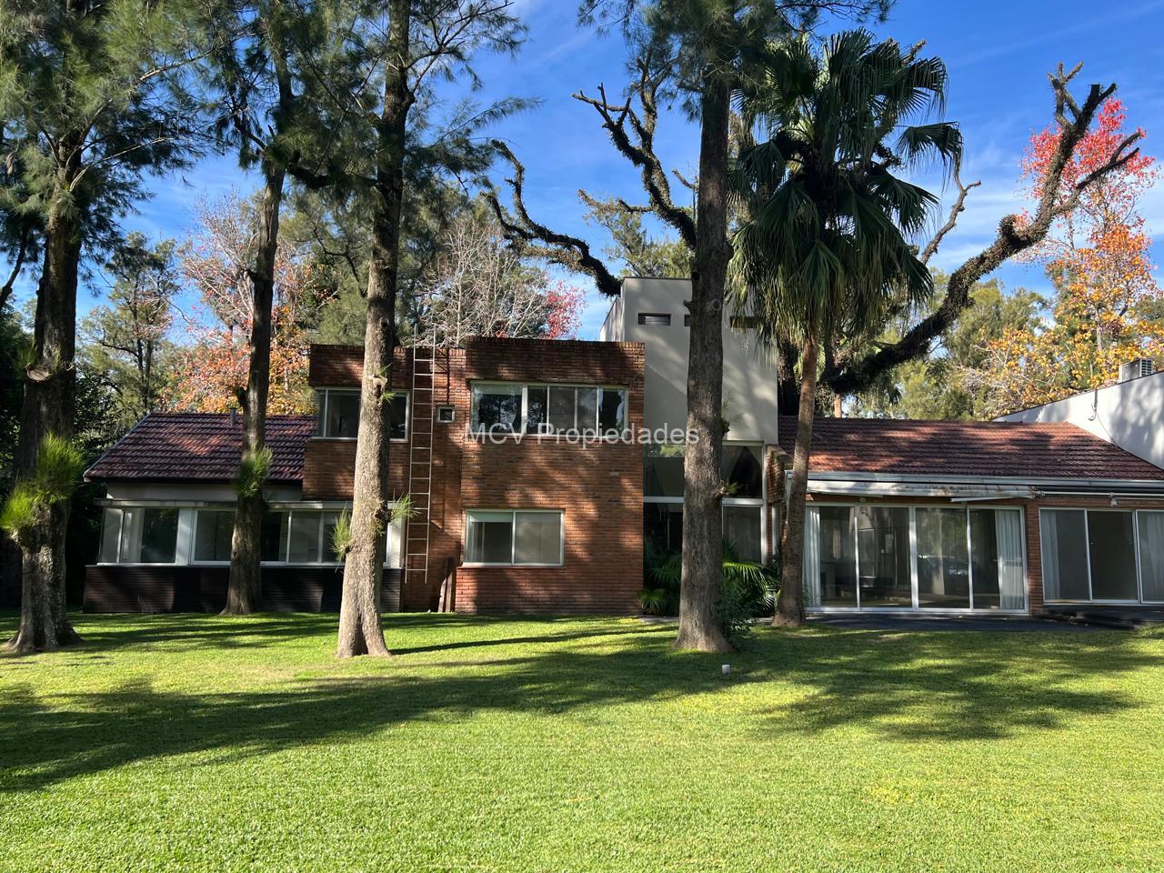 CLUB EL CARMEN - Casa amplia s/ lotazo arbolado-4 dorm+quincho — foto 40