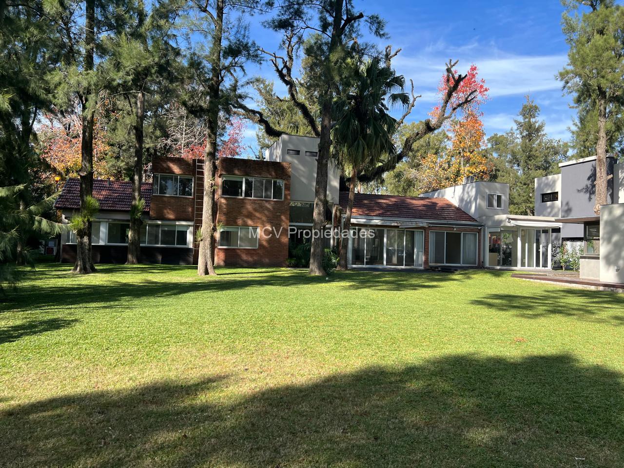 CLUB EL CARMEN - Casa amplia s/ lotazo arbolado-4 dorm+quincho — foto 41