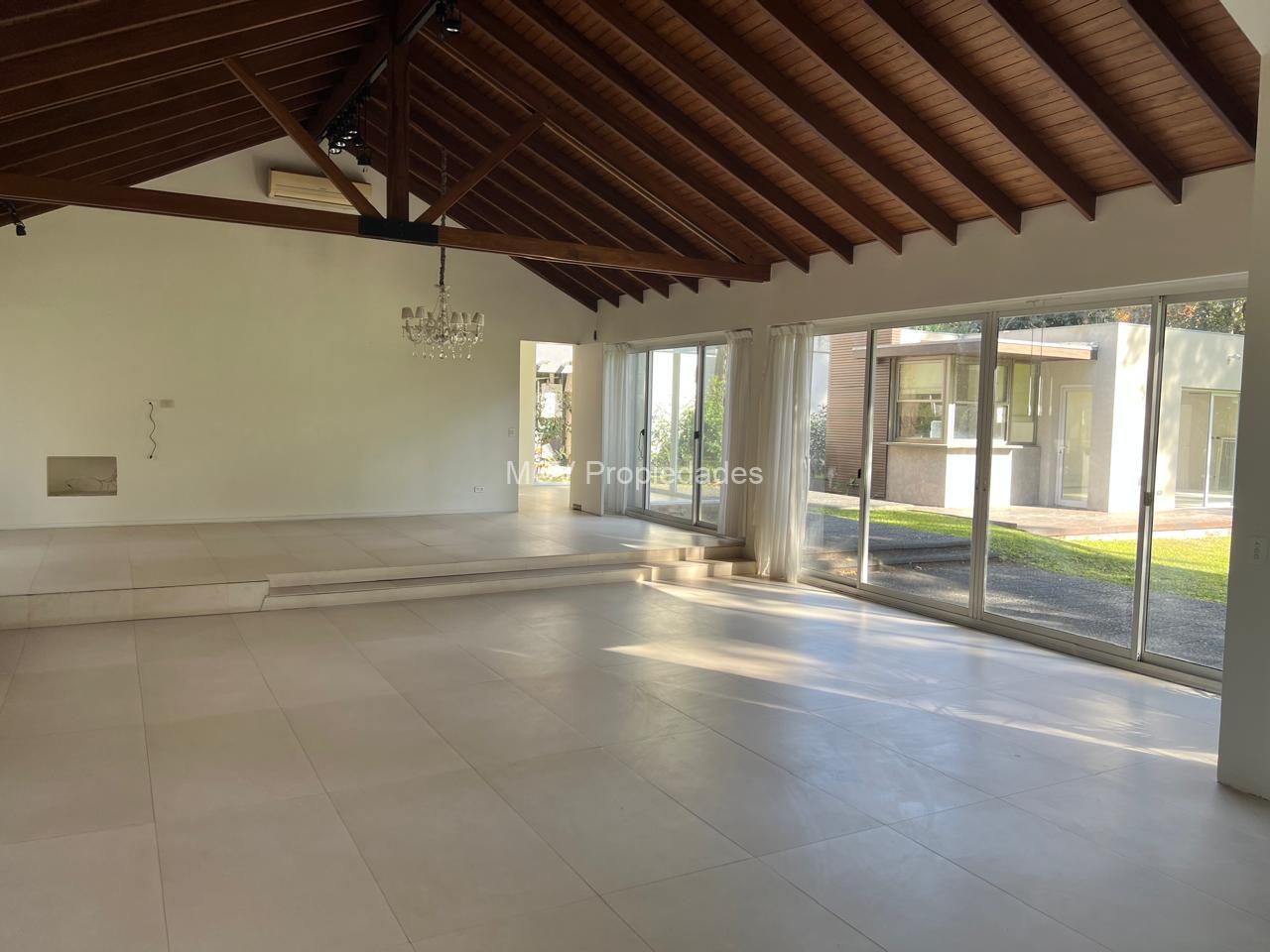 CLUB EL CARMEN - Casa amplia s/ lotazo arbolado-4 dorm+quincho — foto 47