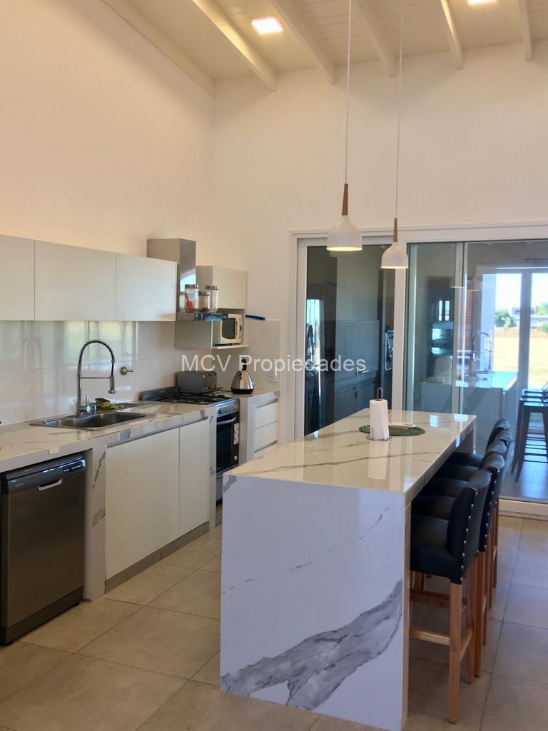 ECUESTRE 301 p/12 pax - 5 dorm c/pileta climatizada cercada — foto 11