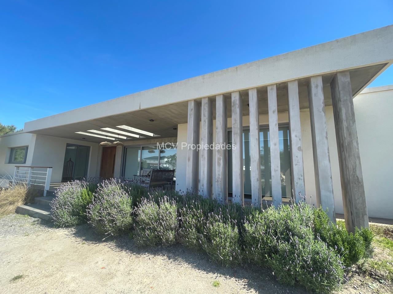MARITIMO IV 50 p/10 pax c/pileta a mts del Parador Amarras