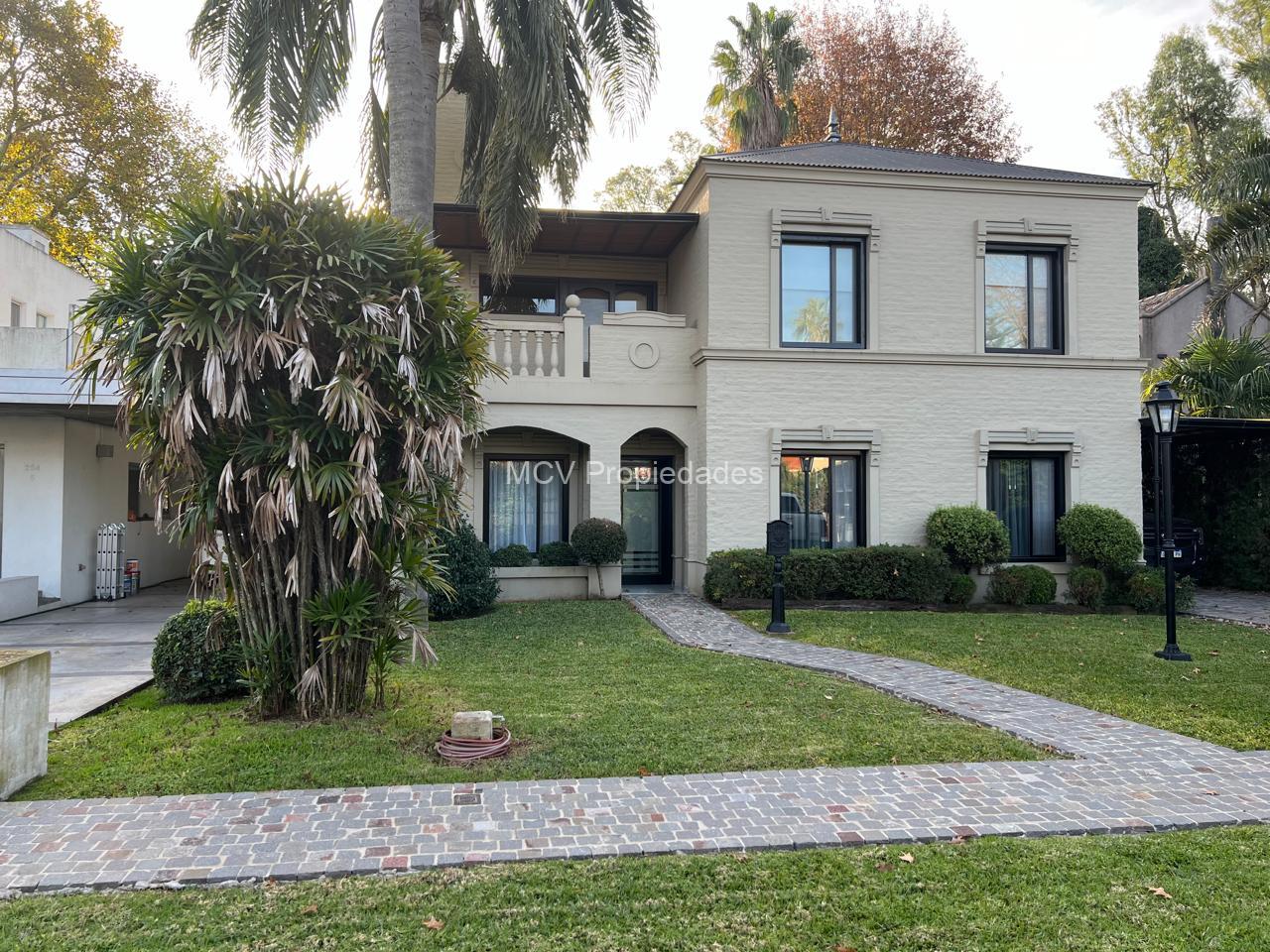 CLUB EL CARMEN - Impecable-excelente ubicación-estillo colonial moderno