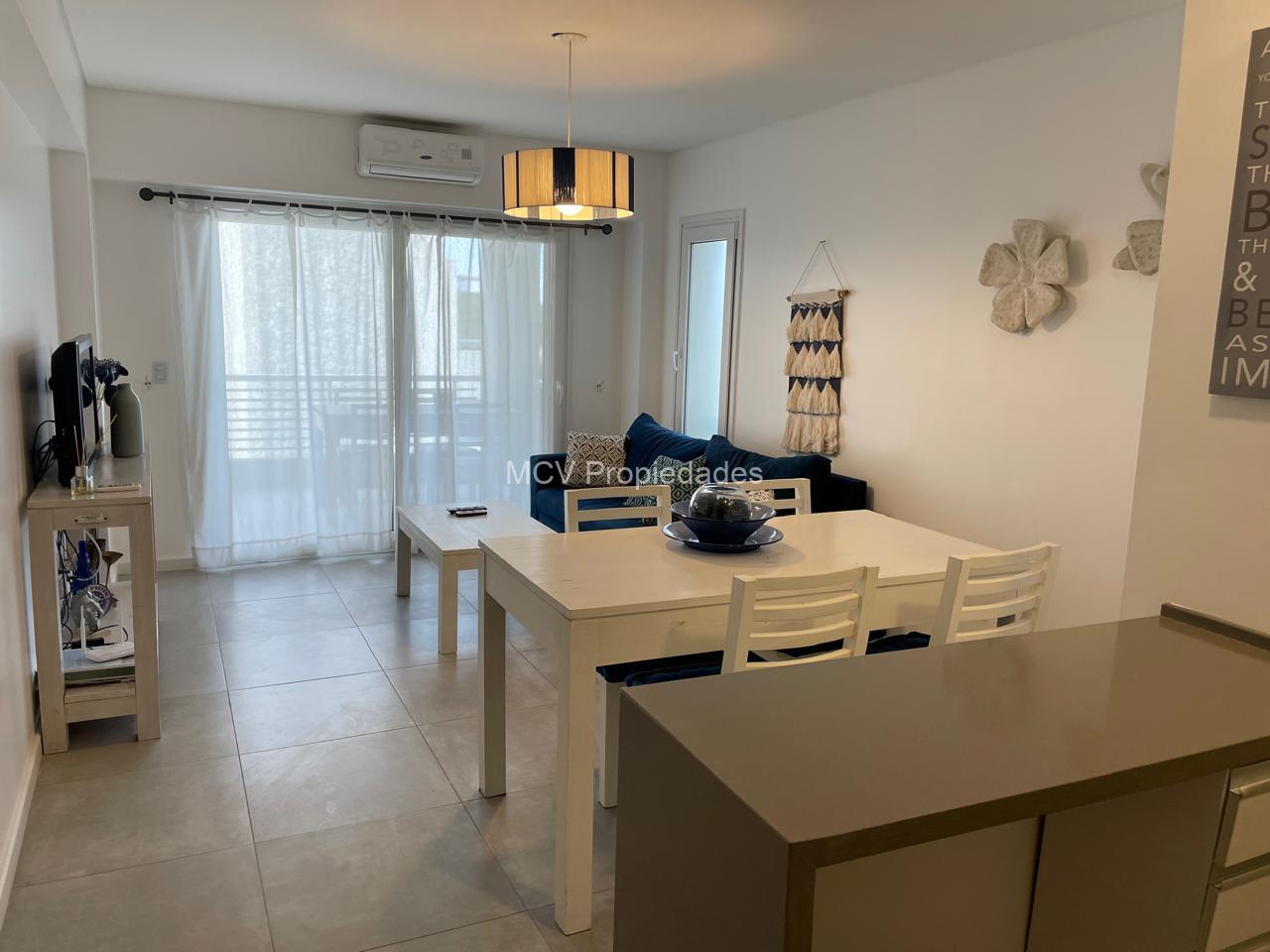 DEPARTAMENTO EDIFICIO ALBATROS 2do "G" p/4 pax — foto 2
