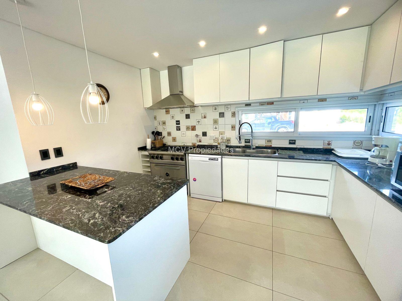 ECUESTRE 261 - p/10 pax - 4 dorm en suite c/pileta climatizada — foto 14