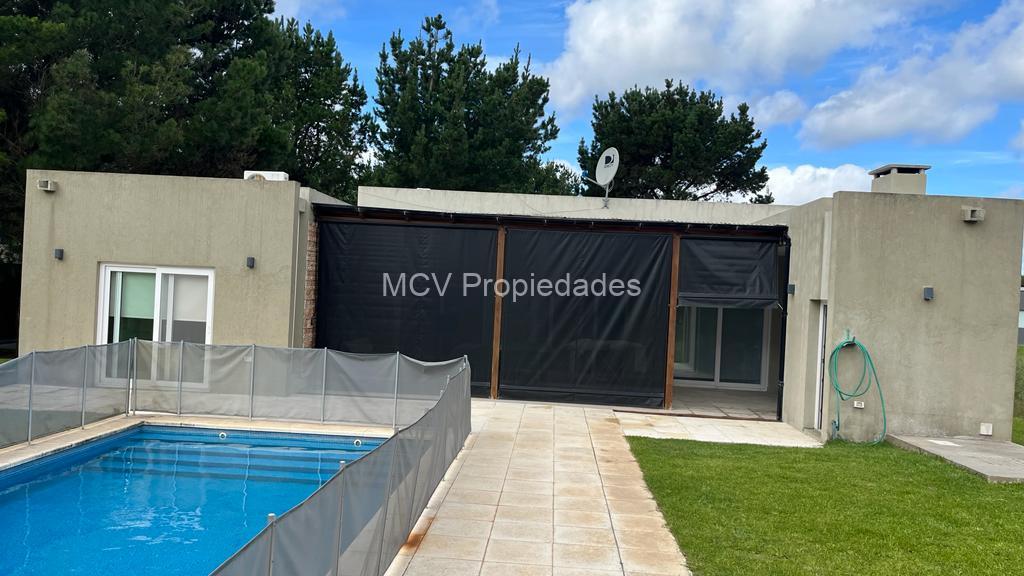 RESIDENCIAL 1 455 - 6 pax c/ piscina cercada — foto 3