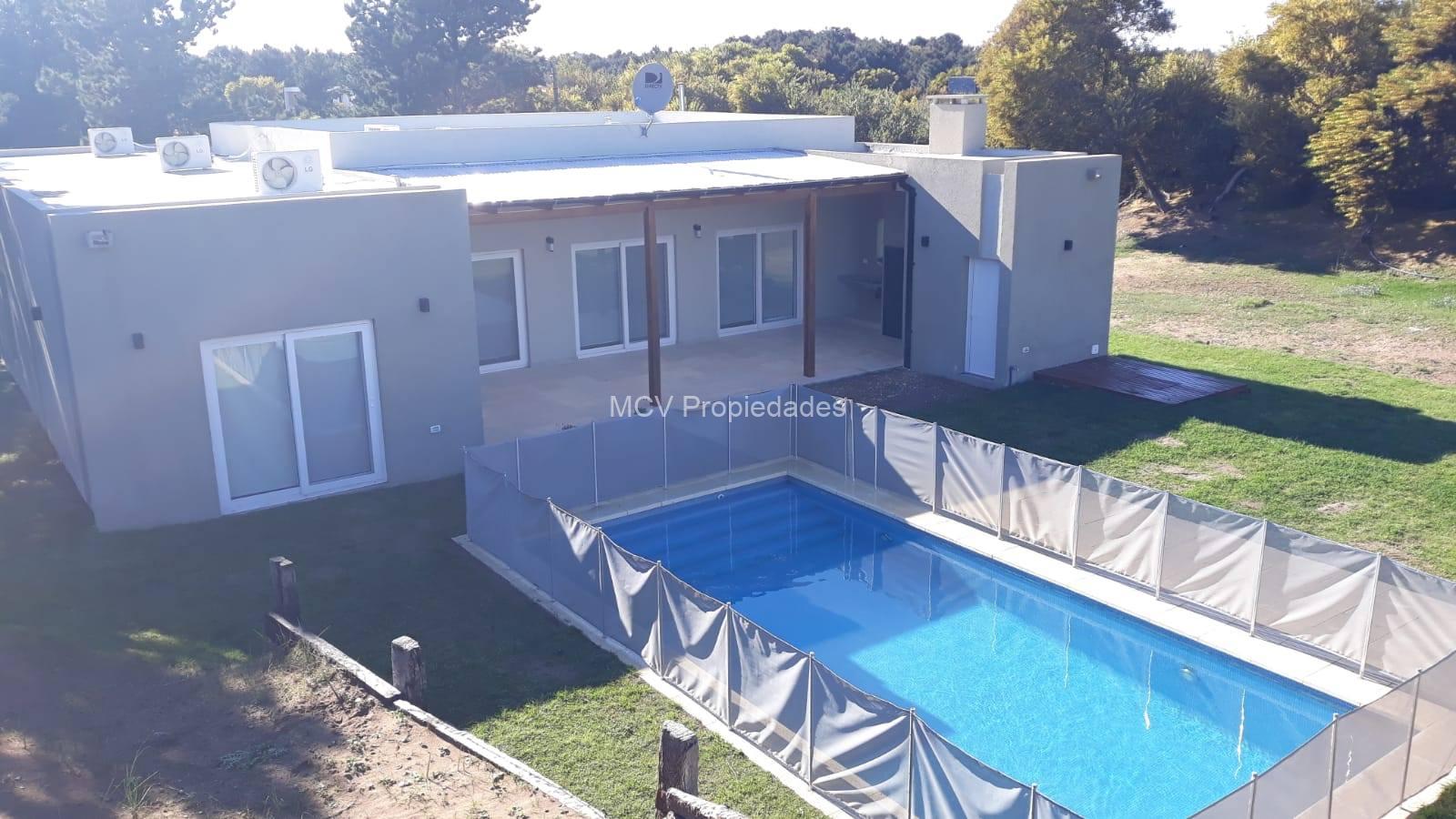 RESIDENCIAL 1 455 - 6 pax c/ piscina cercada — foto 28