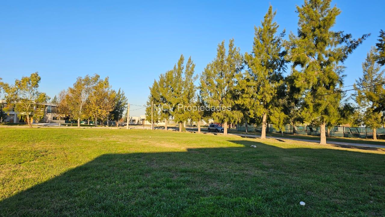 CAMPOS DE ROCA II - Lote central en esquina con excelente ubicación — foto 5