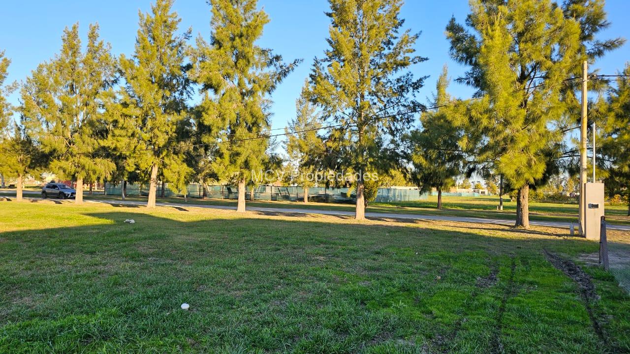 CAMPOS DE ROCA II - Lote central en esquina con excelente ubicación — foto 8