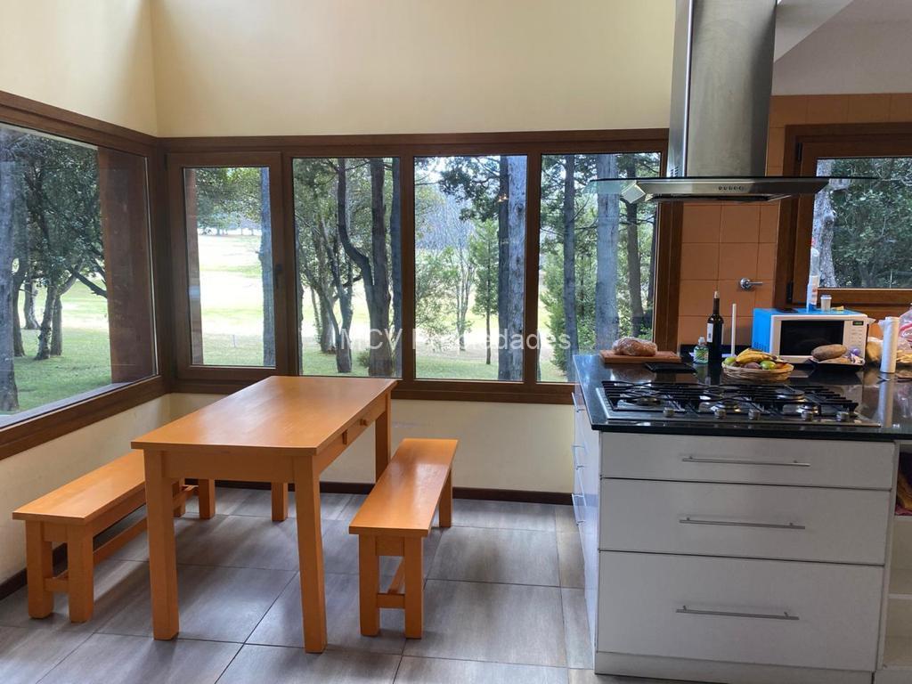 BARILOCHE - ARELAUQUEN - Exclusivo barrio cerrado con cancha de Golf y Equitación — foto 6